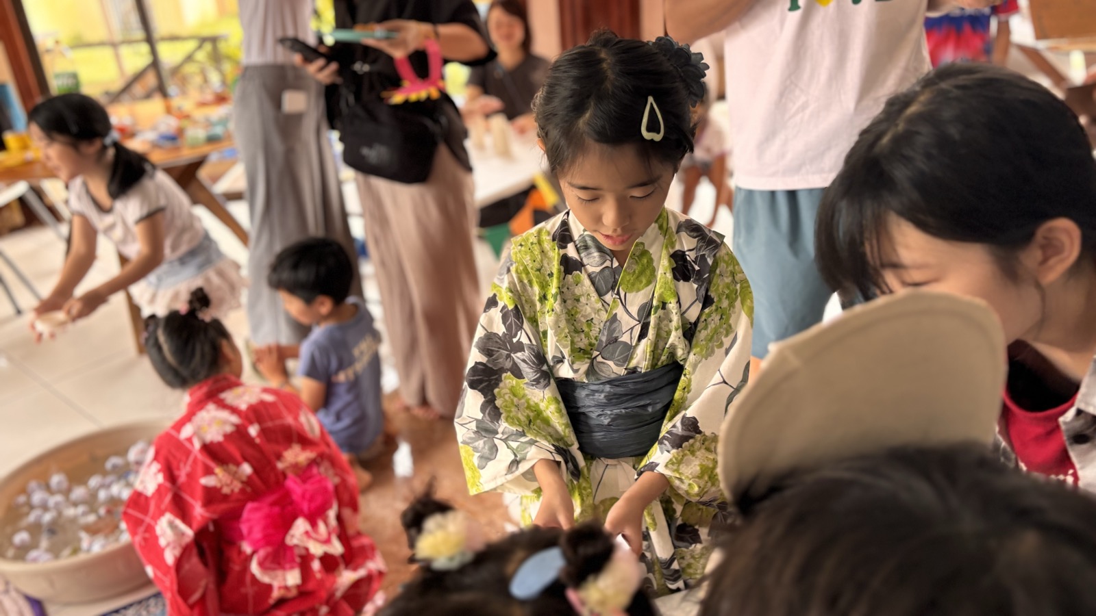 夏祭り|子どもたちの出し物、金魚すくいもどき